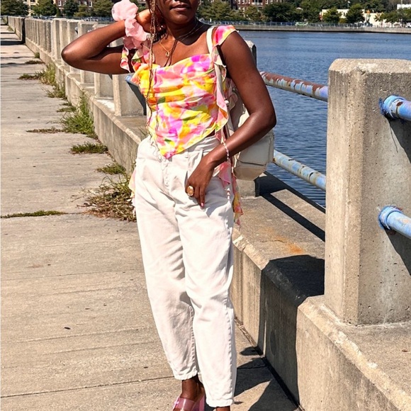 Colorful Sleeveless Ruffle Top - Picture 6 of 8